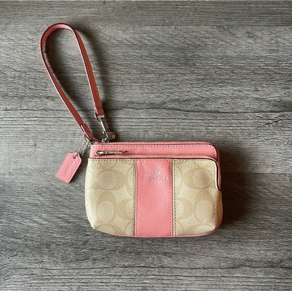 Coach Wristlet - Preloved